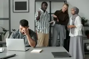 conflictos en equipos multiculturales